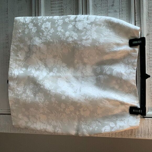 Vintage Farinae Collections White Tapestry Skirt - Picture 5 of 7